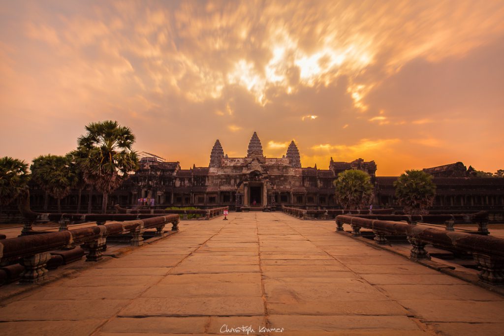 Sonnenaufgang bei Angkor Wat