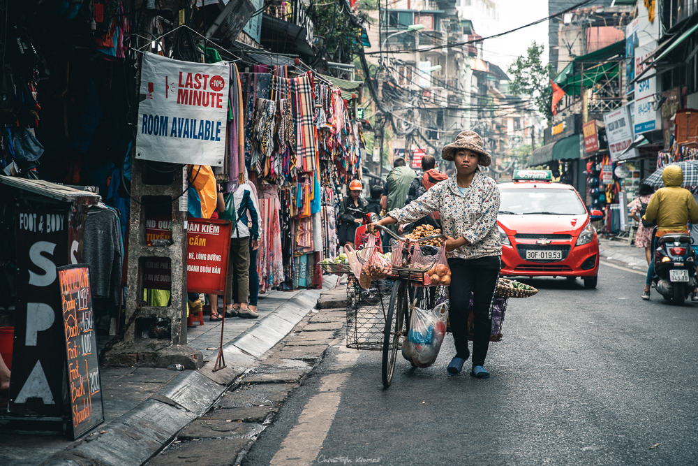 Straßenhändlerin in Hanoi